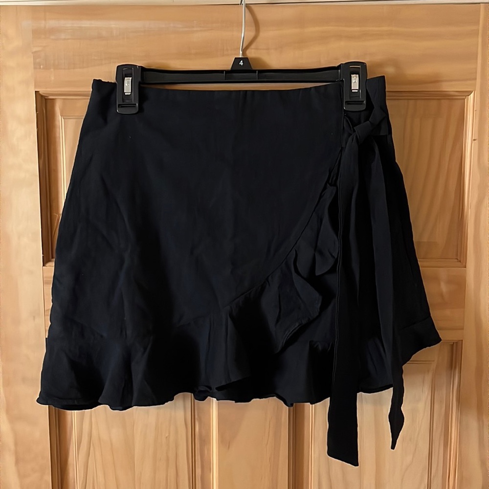 SHEIN Ruffle Bottom Faux Wrap Skirt